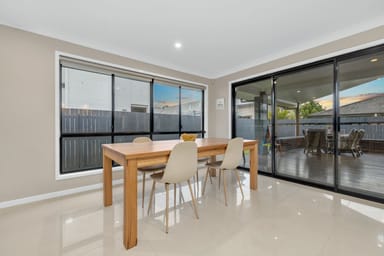 Property 15 Finnegan Circuit, Oxley QLD 4075 IMAGE 0