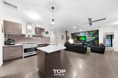 Property 39 Yammerbook Way, CRANBOURNE EAST VIC 3977 IMAGE 0