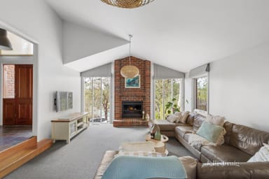 Property 17 Milton Way, Hurstbridge VIC 3099 IMAGE 0