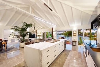Property 7 Donegal Crescent, Sorrento QLD 4217 IMAGE 0