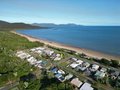 Property 17 Penhallurick Esplanade, CONWAY BEACH QLD 4800 IMAGE 0