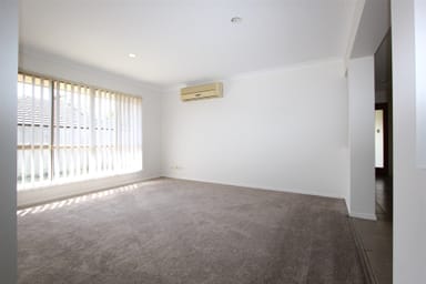 Property 16 Lorikeet Way, CRESTMEAD QLD 4132 IMAGE 0