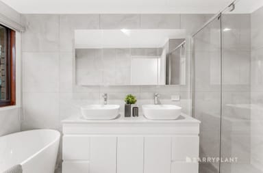 Property 70 Amersham Drive, Wantirna VIC 3152 IMAGE 0