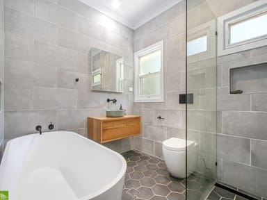 Property 106 Heaslip Street, MANGERTON NSW 2500 IMAGE 0