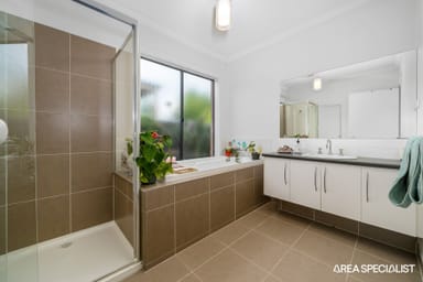 Property 8 Sagan Drive, Cranbourne North VIC 3977 IMAGE 0