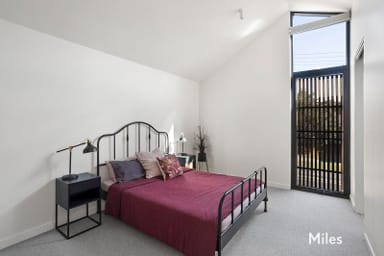 Property 12 Elonera Avenue, Yallambie VIC 3085 IMAGE 0
