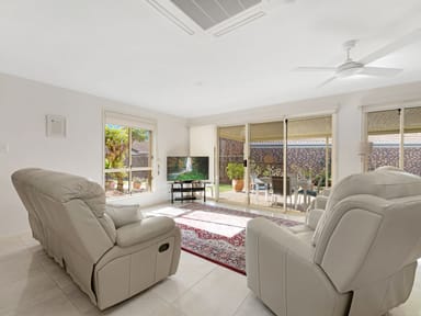 Property 8 Woodland Close, TORQUAY QLD 4655 IMAGE 0