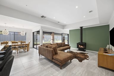 Property 32 Greenfields Boulevard, ROMSEY VIC 3434 IMAGE 0