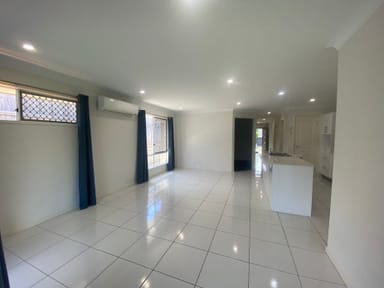 Property 19 Sandover Circuit, HOLMVIEW QLD 4207 IMAGE 0