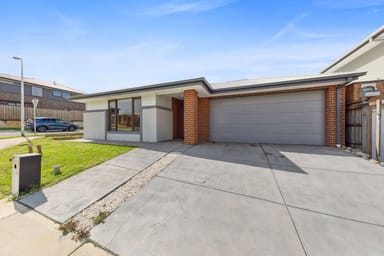 Property 18 Hastings Way, Nar Nar Goon North VIC 3812 IMAGE 0