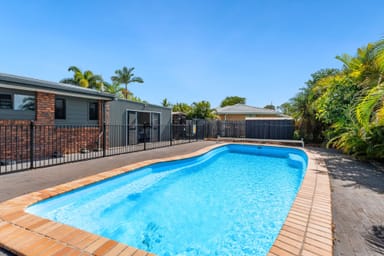 Property 11 Lakeside Court, TORQUAY QLD 4655 IMAGE 0