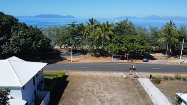 Property 34 Marine Pde, Arcadia QLD 4819 IMAGE 0