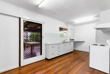 Property 7 Hunt Street, MANUNDA QLD 4870 IMAGE 0