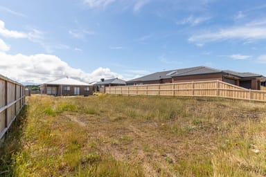 Property 3 Leahy Circuit, Gisborne VIC 3437 IMAGE 0