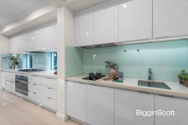 Property 17 Reflection Drive, WANTIRNA SOUTH VIC 3152 IMAGE 0