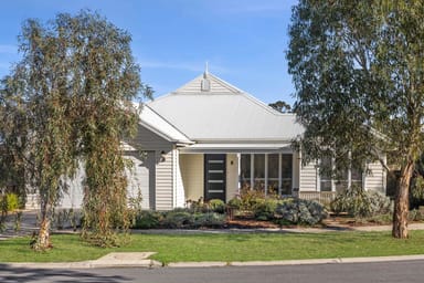 Property 8 Sproule Place, Woodend VIC 3442 IMAGE 0