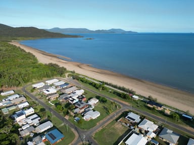 Property 17 Penhallurick Esplanade, CONWAY BEACH QLD 4800 IMAGE 0