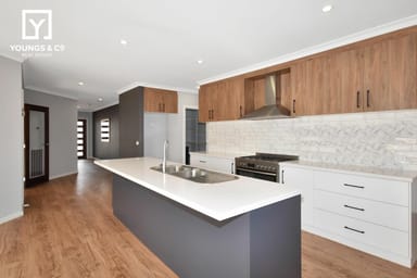 Property 8 Learmonth Ave, Kialla VIC 3631 IMAGE 0