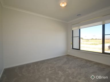 Property 33 Grassbird Street, Bairnsdale VIC 3875 IMAGE 0