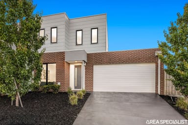 Property 122 Willow Glen Boulevard, Cranbourne VIC 3977 IMAGE 0