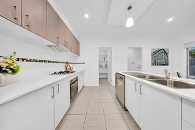 Property 7 Mecklenburg Close, EPPING VIC 3076 IMAGE 0