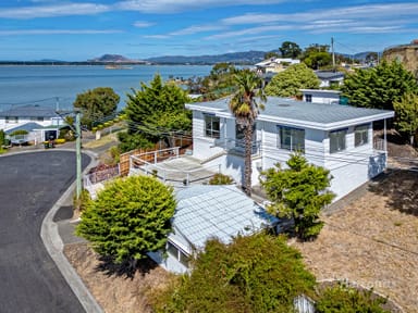 Property 20 Geeves Crescent, Midway Point TAS 7171 IMAGE 0