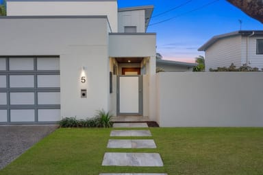 Property 5 Robin Avenue, Paradise Point QLD 4216 IMAGE 0