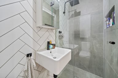 Property 7 Hampshire Close, HERITAGE PARK QLD 4118 IMAGE 0