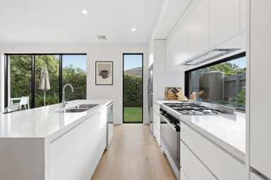 Property 2B Bega Court, Aspendale VIC 3195 IMAGE 0