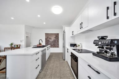 Property 40 Sunbird Drive, WOREE QLD 4868 IMAGE 0