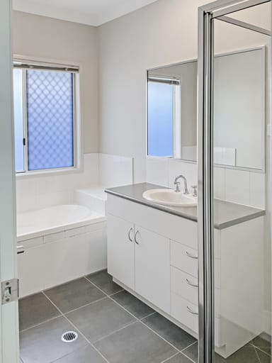 Property BOHLE PLAINS QLD 4817 IMAGE 0