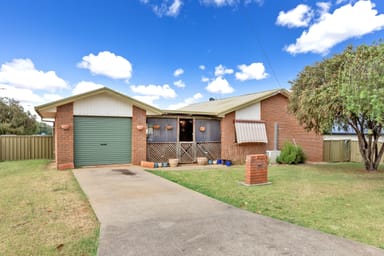 Property 8 Cowper Close, TAMWORTH NSW 2340 IMAGE 0