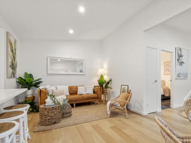 Property 4 Nealdon Street, HOLLAND PARK QLD 4121 IMAGE 0
