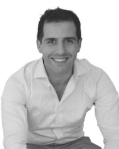 Property Agent Ari Akbarian
