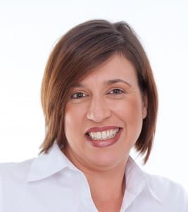 Property Agent Robyn Faa