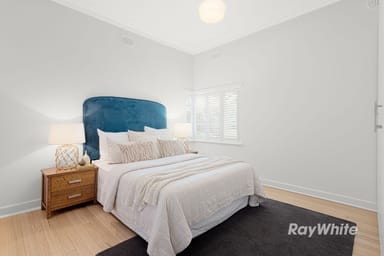 Property 32 Innellan Road, MURRUMBEENA VIC 3163 IMAGE 0