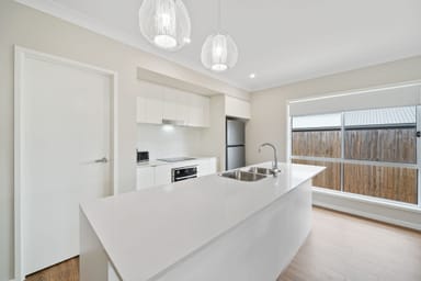 Property 30 First Street, HOLMVIEW QLD 4207 IMAGE 0