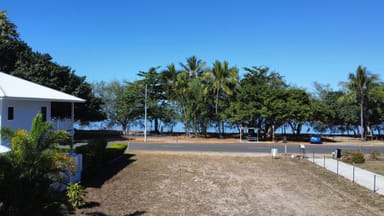 Property 34 Marine Pde, Arcadia QLD 4819 IMAGE 0