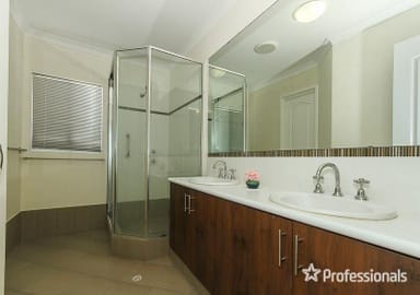 Property 32 Aquaviva Circle, VIVEASH WA 6056 IMAGE 0