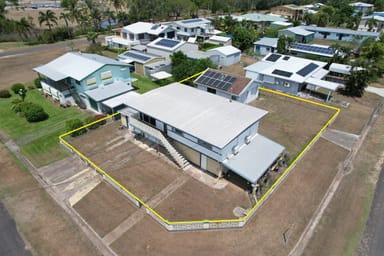 Property 8 Whiting Street, TAYLORS BEACH QLD 4850 IMAGE 0