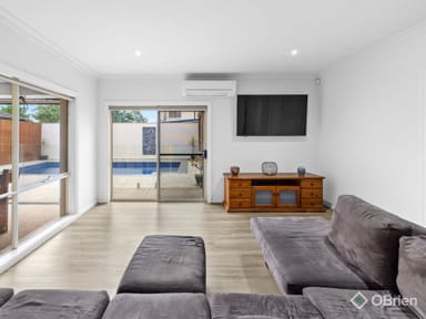 Property 32 Riversdale Drive, Werribee VIC 3030 IMAGE 0