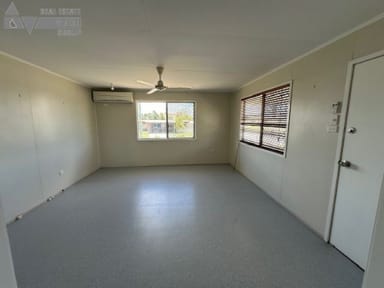 Property 2 Bendee Cres, Blackwater QLD 4717 IMAGE 0