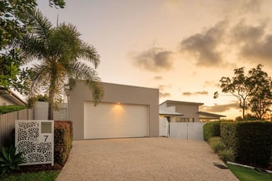 Property 7 Pandorea Close, Seventeen Mile Rocks QLD 4073 IMAGE 0