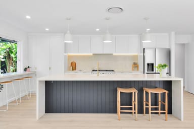 Property 8 Pipit Parade, Burleigh Waters QLD 4220 IMAGE 0