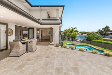 Property 8 Clontarf Avenue, Sorrento QLD 4217 IMAGE 0