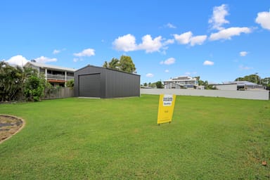 Property 1 Hunter Street, BURNETT HEADS QLD 4670 IMAGE 0