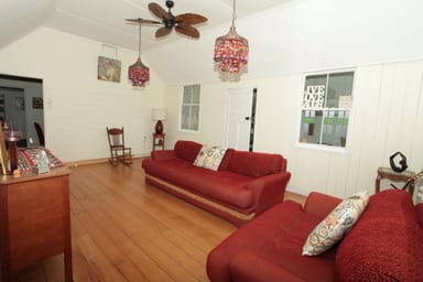 Property 20 Edward Street, Esk QLD 4312 IMAGE 0