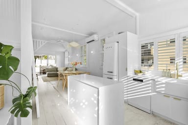 Property 20 Miles Street, COOLANGATTA QLD 4225 IMAGE 0
