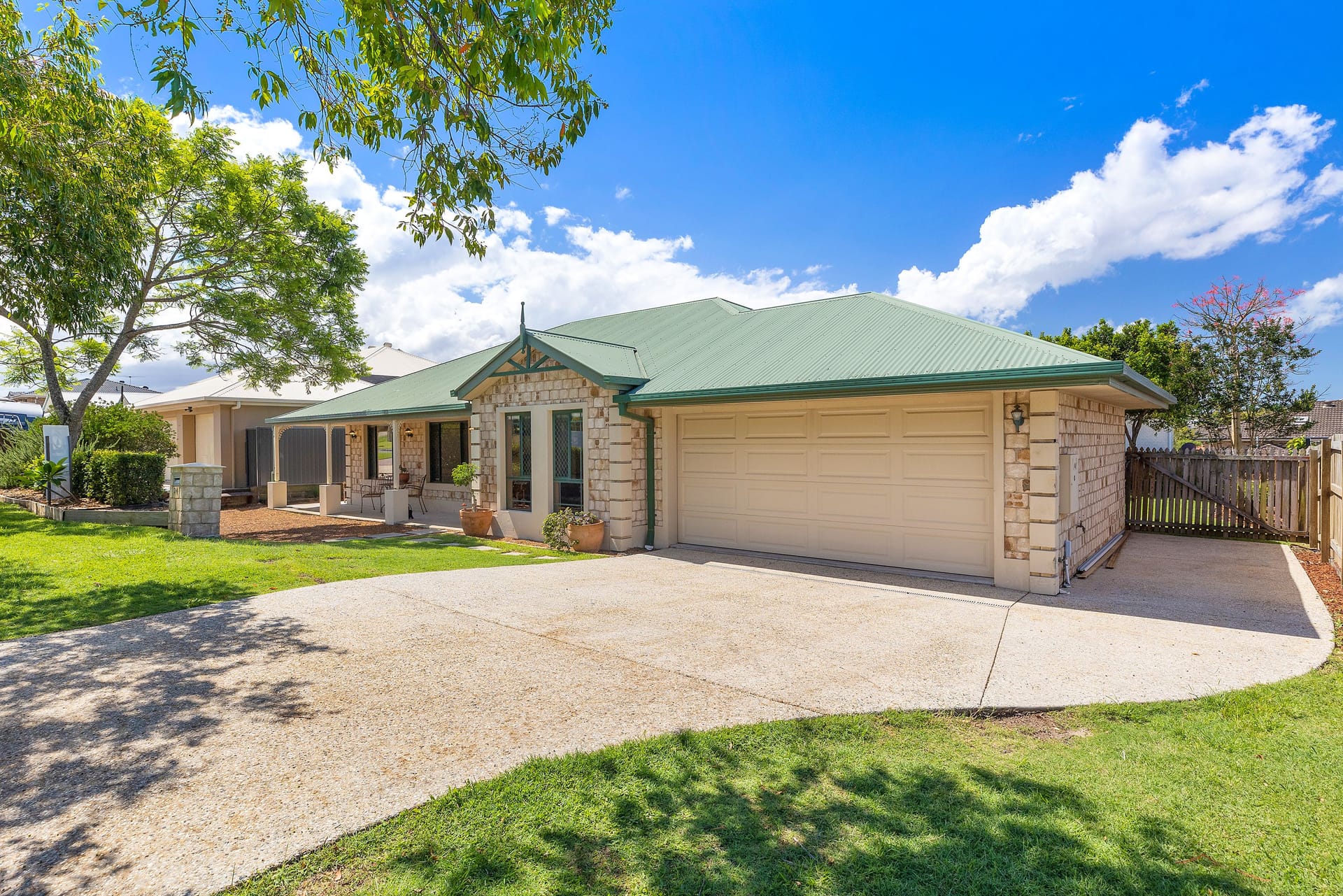 Property 24 Conifer Street, CARINDALE QLD 4152 secondary IMAGE