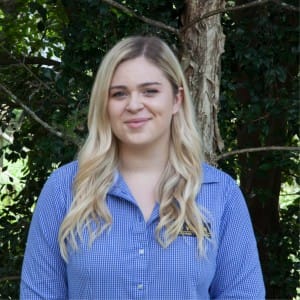 Property Agent Holly Bowden
